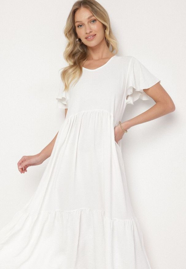 Born2be - Biała Sukienka o Rozkloszowanym Kroju z Wiskozą Filastia. Okazja: na co dzień. Typ kołnierza: dekolt w kształcie V. Kolor: biały. Materiał: wiskoza. Długość rękawa: krótki rękaw. Typ sukienki: rozkloszowane. Styl: casual, klasyczny, elegancki