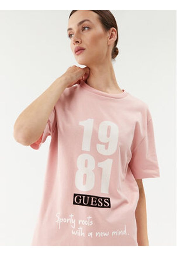 Guess T-Shirt V3BI00 KA260 Różowy Relaxed Fit. Kolor: różowy. Materiał: bawełna