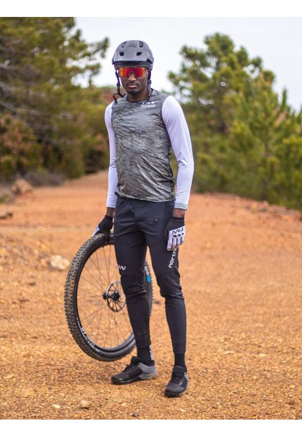 Spodnie rowerowe enduro NORTHWAVE BOMB Pants czarne. Kolor: czarny