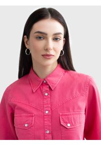 Big-Star - Koszula damska jeansowa różowa Lolu 601. Okazja: na spotkanie biznesowe. Kolor: różowy. Materiał: jeans. Sezon: lato, wiosna. Styl: elegancki, biznesowy
