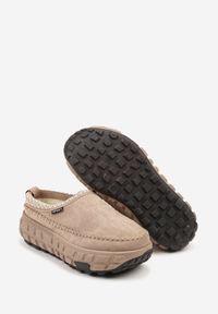 Born2be - Ciemnobeżowe Niskie Śniegowce na Grubej Tłoczonej Podeszwie Arevire. Okazja: na co dzień. Kolor: beżowy. Materiał: jeans. Styl: casual #7