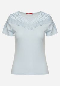 Born2be - Jasnoniebieski Bawełniany T-shirt z Koronkowymi Wstawkami Zaredira. Okazja: na co dzień. Kolor: niebieski. Materiał: bawełna, koronka. Wzór: koronka. Styl: klasyczny, casual, elegancki