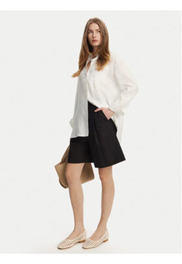 Weekend Max Mara Bermudy Ecuba 2515141032 Czarny Regular Fit. Kolor: czarny. Materiał: bawełna
