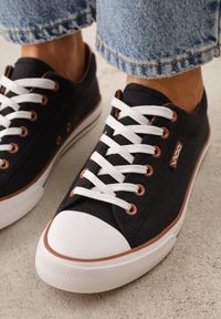 Born2be - Czarne Klasyczne Trampki do Kostki z Lamówką przy Podeszwie Kasiope. Okazja: na co dzień. Kolor: czarny. Materiał: jeans. Styl: klasyczny #7