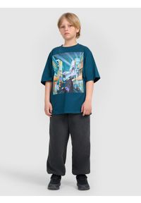 4f - 4F T-shirt oversize z nadrukiem chłopięcy - turkusowy 152 (11-12 lat). Okazja: na co dzień. Kolor: turkusowy. Materiał: jersey, materiał, bawełna. Wzór: nadruk. Sezon: lato. Styl: klasyczny, sportowy, casual