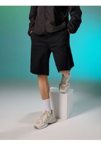 Sinsay - Szorty bermudy - czarny. Kolor: czarny