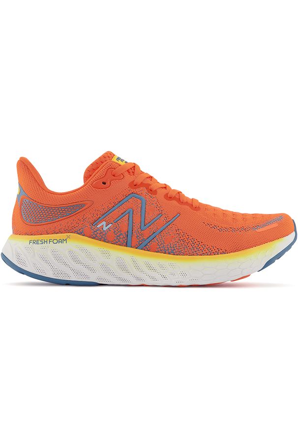 Buty New Balance Fresh Foam 1080 v12 M1080M12 – pomarańczowe. Okazja: na co dzień. Kolor: pomarańczowy. Materiał: guma, syntetyk, materiał, skóra. Szerokość cholewki: normalna. Sport: fitness, bieganie