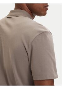 Hugo - HUGO Polo Deabono_D 50517638 Brązowy jasny Regular Fit. Typ kołnierza: polo. Kolor: brązowy. Materiał: bawełna #3