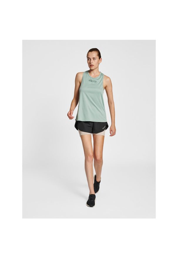 Damski tank top Hummel TE Tola. Kolor: niebieski, zielony, wielokolorowy. Materiał: materiał. Sport: fitness, piłka nożna