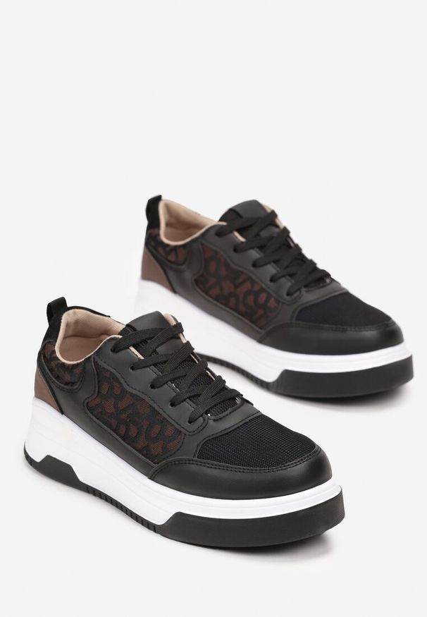 Renee - Czarne Sneakersy Zdobione Wstawką Lerijane. Kolor: czarny. Materiał: koronka. Wzór: aplikacja