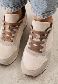 Renee - Beżowe Sneakersy Basic z Imitacji Zamszu Ozdobione Przeszyciami Nethe. Okazja: na co dzień. Zapięcie: sznurówki. Kolor: beżowy. Materiał: zamsz. Wzór: aplikacja #4