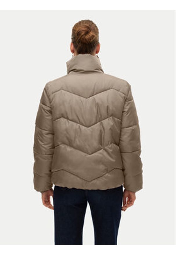 Vero Moda Kurtka zimowa Gario 10309844 Beżowy Regular Fit. Kolor: beżowy. Materiał: syntetyk. Sezon: zima