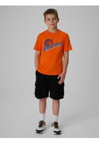 4f - 4F T-shirt regular z nadrukiem chłopięcy - pomarańczowy 134 (8-9 lat). Okazja: na co dzień. Kolor: pomarańczowy. Materiał: bawełna, dzianina. Wzór: nadruk. Sezon: lato. Styl: casual, klasyczny #2