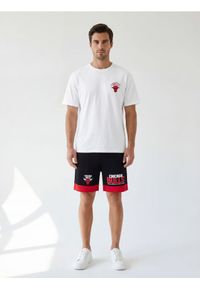 Sinsay - Szorty z nadrukiem Chicago Bulls NBA - czarny. Kolor: czarny. Wzór: nadruk #1