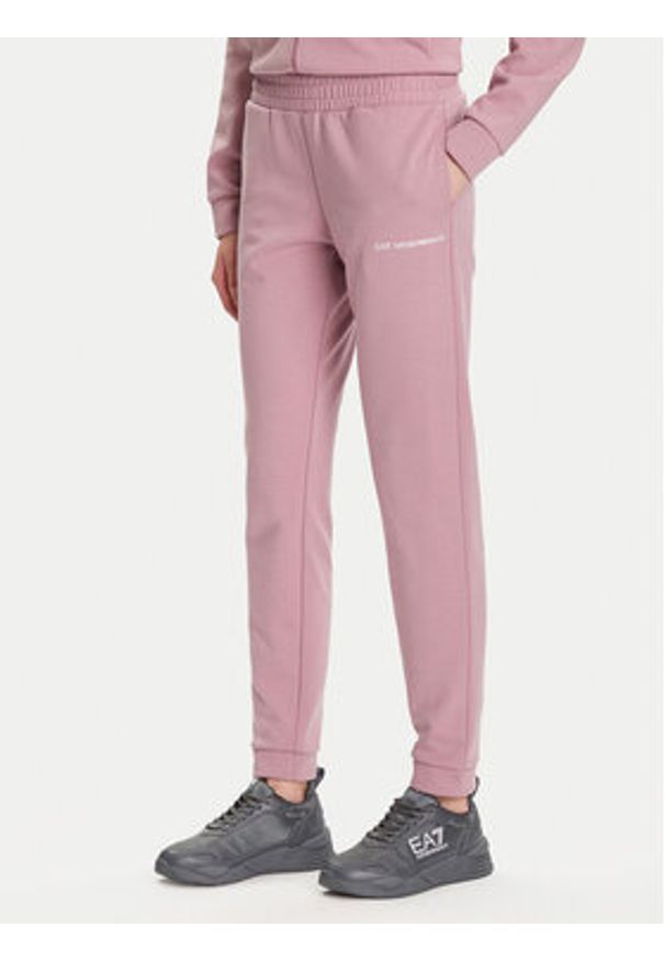 EA7 Emporio Armani Dres 7W000802 AF10443 UA272 Różowy Regular Fit. Kolor: różowy. Materiał: syntetyk