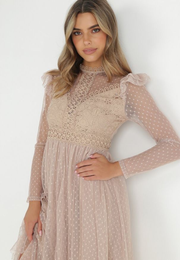 Born2be - Beżowa Sukienka z Koronką i Tiulem Nemila. Okazja: na co dzień. Typ kołnierza: dekolt w łódkę. Kolor: beżowy. Materiał: tiul, koronka. Wzór: koronka. Typ sukienki: proste. Styl: casual