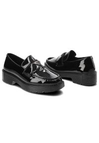 Czarne Mokasyny Filippo Eleganckie Skórzane Buty Damskie. Okazja: na co dzień. Zapięcie: bez zapięcia. Kolor: czarny. Materiał: lakier, skóra ekologiczna. Szerokość cholewki: normalna. Obcas: na obcasie. Styl: elegancki. Wysokość obcasa: niski #4