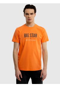 Big-Star - Koszulka męska o klasycznym kroju pomaraŅczowa Bruno 701. Kolor: pomarańczowy. Materiał: bawełna, jeans. Wzór: nadruk. Sezon: lato. Styl: klasyczny