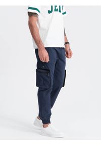 Ombre Clothing - Męskie spodnie JOGGERY z zapinanymi kieszeniami cargo - granatowe V5 OM-PAJO-0135 - XXL. Kolor: niebieski. Materiał: bawełna, tkanina, elastan, guma. Wzór: nadruk #8