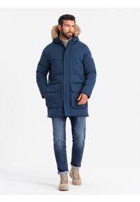 Ombre Clothing - Długa ocieplana męska kurtka parka z rozpinanym dołem – granatowa V5 OM-JALJ-0184 - XXL. Typ kołnierza: kołnierzyk stójkowy. Kolor: niebieski. Materiał: guma, futro, poliester, syntetyk, materiał, tkanina. Długość: długie. Wzór: aplikacja, gładki #3