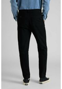 Lee - SPODNIE MĘSKIE LEE TAPERED CHINO BLACK L70RQM01