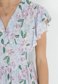 Born2be - Jasnofioletowa Sukienka Taliowana z Wiskozy w Kwiaty Adomisia. Kolor: fioletowy. Materiał: wiskoza. Wzór: kwiaty. Sezon: wiosna, lato #3