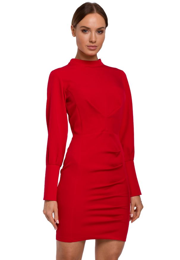 MOE - Elegancka sukienka mini z marszczeniami. Typ kołnierza: kołnierzyk stójkowy. Materiał: elastan. Styl: elegancki. Długość: mini