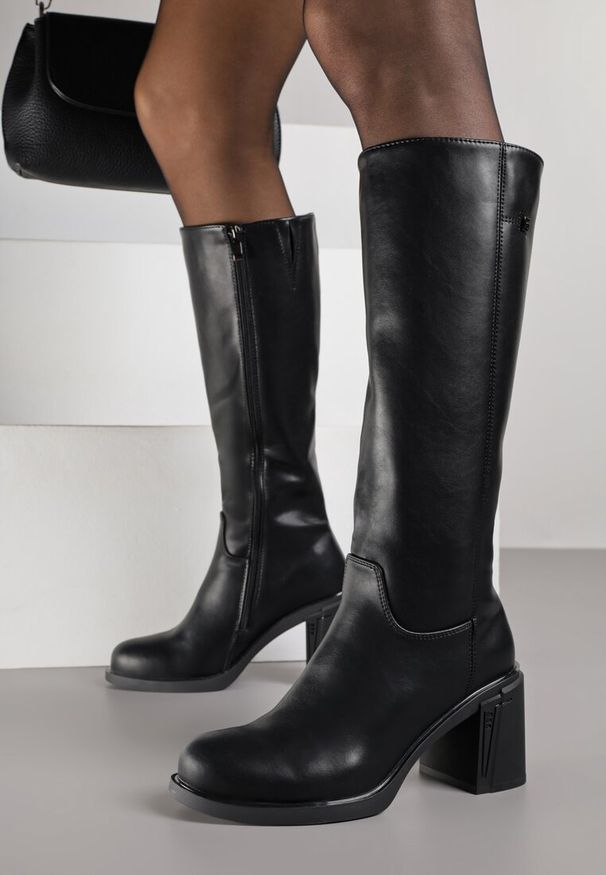 Renee - Czarne Kozaki VICES na Słupku ze Skóry Naturalnej Fezenna. Kolor: czarny. Materiał: skóra. Obcas: na słupku. Styl: elegancki. Wysokość obcasa: średni