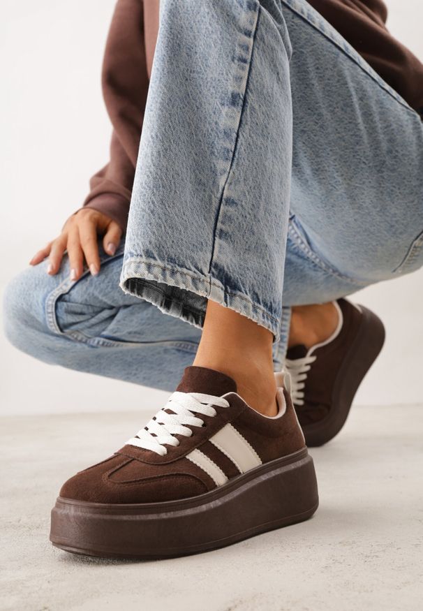 Born2be - Brązowe Sneakersy Kultowe Tenisówki na Platformie z Koturnem Elisara. Okazja: na spacer. Kolor: brązowy. Materiał: jeans. Obcas: na koturnie. Sport: turystyka piesza