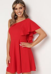 Born2be - Czerwona Asymetryczna Sukienka na Jedno Ramię z Falbanką Ellasue. Okazja: na imprezę, na co dzień. Kolor: czerwony. Typ sukienki: asymetryczne. Styl: casual, elegancki #5
