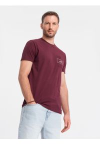 Ombre Clothing - Męski t-shirt bawełniany z nadrukiem na kieszonce Ombre Streetstyle – bordowy V3 OM-TSCT-0108 - XXL. Okazja: na co dzień. Kolor: czerwony. Materiał: bawełna. Wzór: nadruk. Styl: casual, klasyczny, elegancki #7