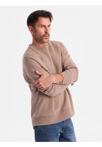 Ombre Clothing - Klasyczna dresowa bluza unisex z okrągłym dekoltem – brązowa V16 OU-SNBC-0104 - XL/XXL. Kolor: brązowy. Materiał: dresówka. Wzór: aplikacja. Styl: klasyczny #7