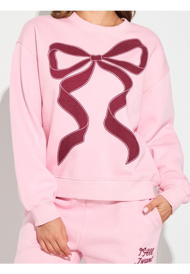 Sinsay - Bluza crewneck z nadrukiem - różowy. Kolor: różowy. Wzór: nadruk