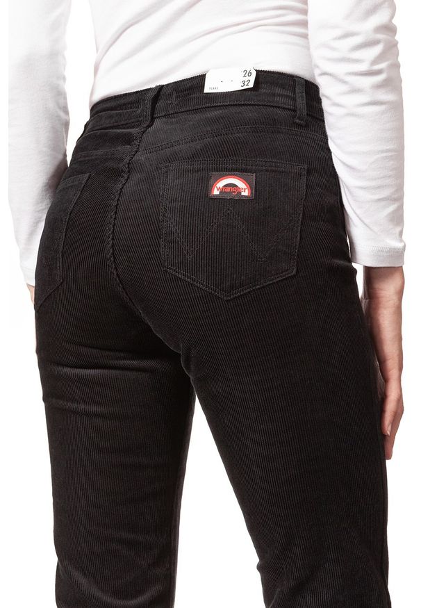 Wrangler - DAMSKIE SPODNIE SZTRUKSOWE WRANGLER FLARE BLACK W233EK100 112127837. Materiał: sztruks. Sezon: lato