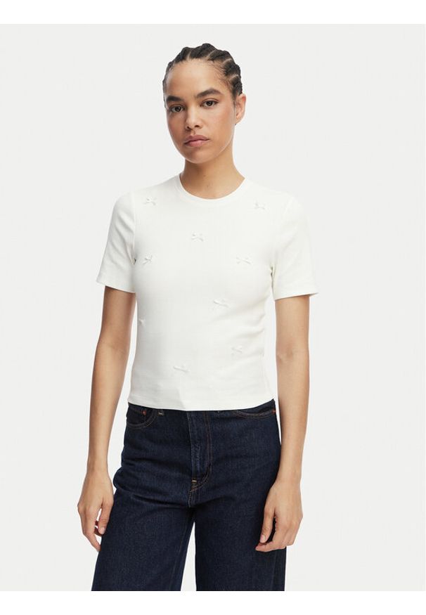 only - ONLY T-Shirt Femke 15369336 Kremowy Slim Fit. Kolor: kremowy. Materiał: bawełna