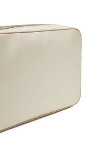 Calvin Klein Torebka Embossed Logo Camera Bag K60K612555 Beżowy. Kolor: beżowy. Materiał: skórzane #4