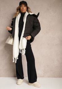 Renee - Czarna Pikowana Kurtka z Kapturem z Możliwością Odpięcia Etineira. Typ kołnierza: kaptur. Kolor: czarny. Materiał: jeans. Wzór: aplikacja. Styl: sportowy, klasyczny, elegancki #5