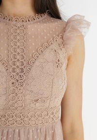 Born2be - Beżowa Sukienka Clymotis. Typ kołnierza: kołnierzyk stójkowy, kołnierz z falbankami. Kolor: beżowy. Materiał: koronka. Długość rękawa: bez rękawów. Długość: midi #5