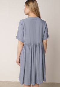 Born2be - Niebieska Rozkloszowana Sukienka w Koszulowym Stylu z Bawełny Normae. Okazja: do pracy, na co dzień. Kolor: niebieski. Materiał: bawełna. Typ sukienki: koszulowe. Styl: klasyczny, casual #3