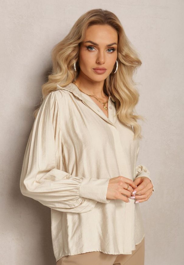 Renee - Jasnobeżowa Koszula z Kołnierzykiem i Plisowanymi Rękawami Devla. Kolor: beżowy. Materiał: skóra