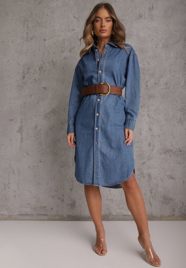Renee - Niebieska Jeansowa Sukienka Koszulowa Oversize z Bawełną i Paskiem Cianatra. Okazja: na co dzień. Kolor: niebieski. Materiał: bawełna, jeans. Typ sukienki: oversize, koszulowe. Styl: wizytowy, casual