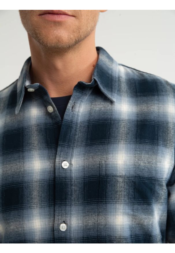 Big-Star - Koszula męska z długim rękawem bawełniana w kratę Grawis 403. Kolor: niebieski. Materiał: bawełna. Długość rękawa: długi rękaw. Długość: długie. Styl: klasyczny