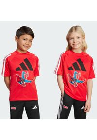 Adidas - Koszulka Marvel Spider-Man Tee Kids. Kolor: biały, czerwony, wielokolorowy. Materiał: materiał. Wzór: motyw z bajki