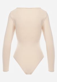 Renee - Beżowe Body z Kwadratowym Dekoltem Macotte. Typ kołnierza: dekolt kwadratowy. Kolor: beżowy. Materiał: wiskoza, materiał, jeans, skóra. Długość rękawa: długi rękaw. Długość: długie. Styl: elegancki #3