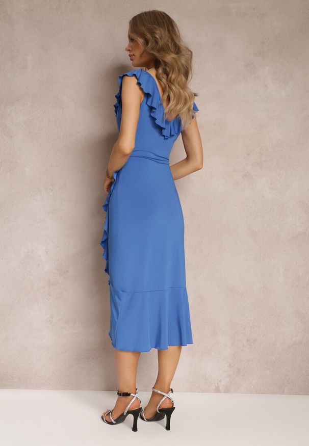 Renee - Niebieska Sukienka Galare. Kolor: niebieski. Materiał: tkanina, wiskoza. Długość rękawa: bez rękawów. Wzór: aplikacja. Typ sukienki: kopertowe