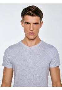 Big-Star - Koszulka męska z prążkowanej dzianiny szara Basicag 901. Okazja: na co dzień. Kolor: szary. Materiał: dzianina, prążkowany. Długość rękawa: krótki rękaw. Długość: krótkie. Styl: casual