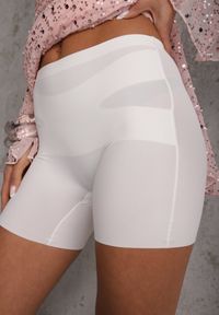 Renee - Różowa Dopasowana Sukienka VICES Zdobiona Cekinami i Wiązaniem Alethrolphi. Okazja: na imprezę. Kolor: różowy. Wzór: aplikacja. Styl: klasyczny, elegancki #5