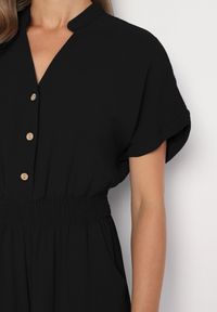 Born2be - Czarny Wiskozowy Kombinezon o Taliowanym Kroju z Szerokimi Nogawkami Delsea. Okazja: do pracy. Kolor: czarny. Materiał: wiskoza. Długość rękawa: krótki rękaw. Długość: krótkie. Styl: elegancki #6