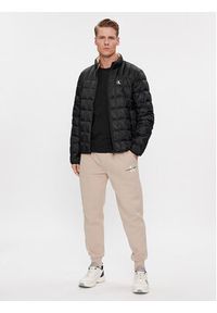 Calvin Klein Jeans Kurtka przejściowa J30J324981 Czarny Regular Fit. Kolor: czarny. Materiał: syntetyk #4