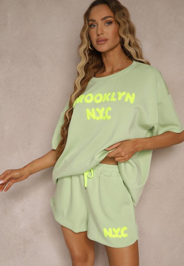 Renee - Jasnozielony Komplet z Wiskozą o Fasonie Oversize T-shirt i Szorty Lirafina. Kolor: zielony. Materiał: wiskoza